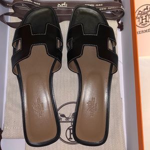 Hermes Oran Sandal (Authentic)